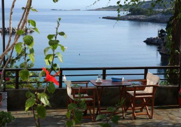 Pension Oniro Votsi  Extérieur photo